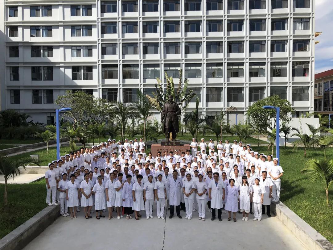 凝新时代青春力量 谱新友谊华美乐章