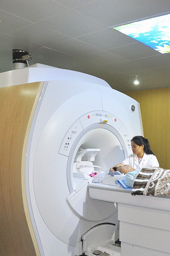 核磁共振成像系统（GE Optima MR360- 高端螺旋磁共振）